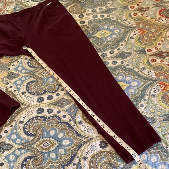 Ellen Tracy COMPANY Bordeaux color pull-up leggings L - Picture 10 of 11